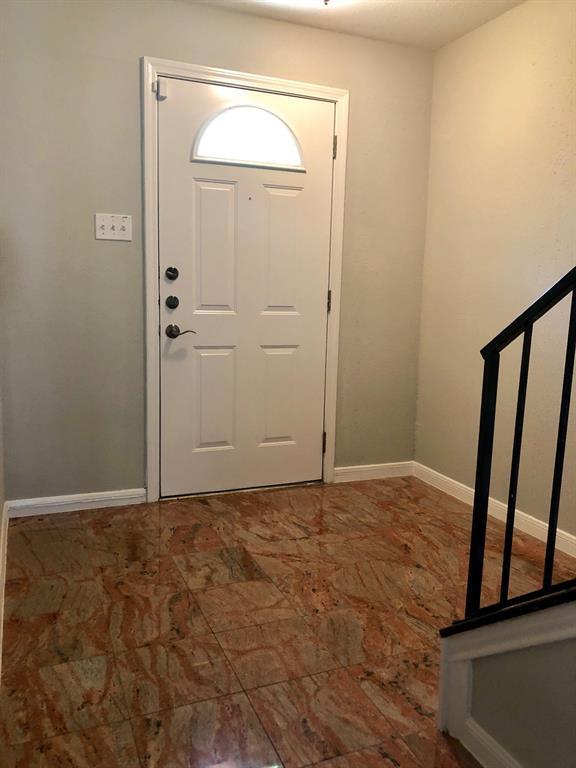 Building Photo - 7505 Memorial Woods Dr
