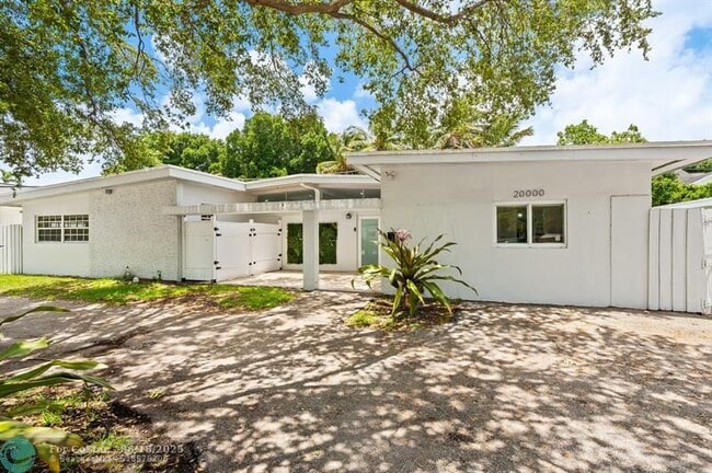 Building Photo - 20000 Highland Lakes Blvd