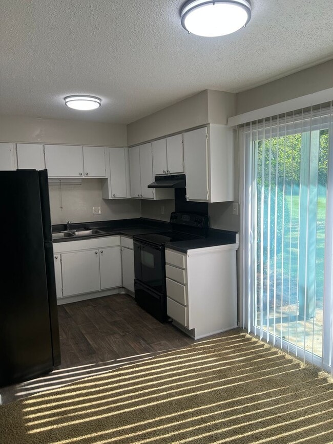 Building Photo - 1 Bedroom/ 1 Bathroom Condo for ONLY $950.00 * Move in Special*