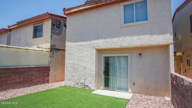 Building Photo - 11024 Sunshine Ct