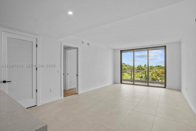 Building Photo - 2200 Brickell Ave