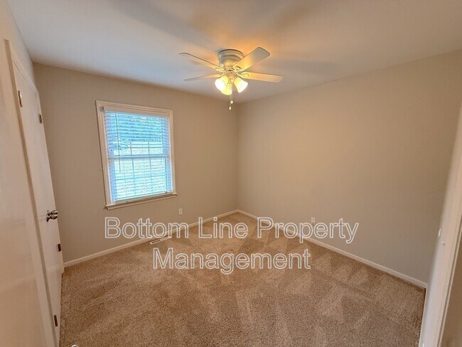 Building Photo - 4050 Leafmore St