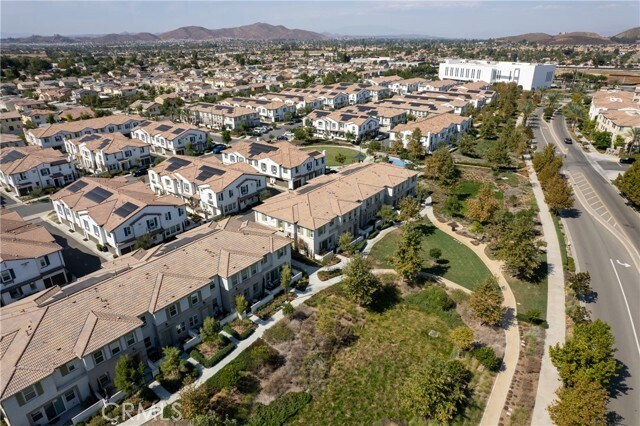 Building Photo - 30365 Town Square Dr