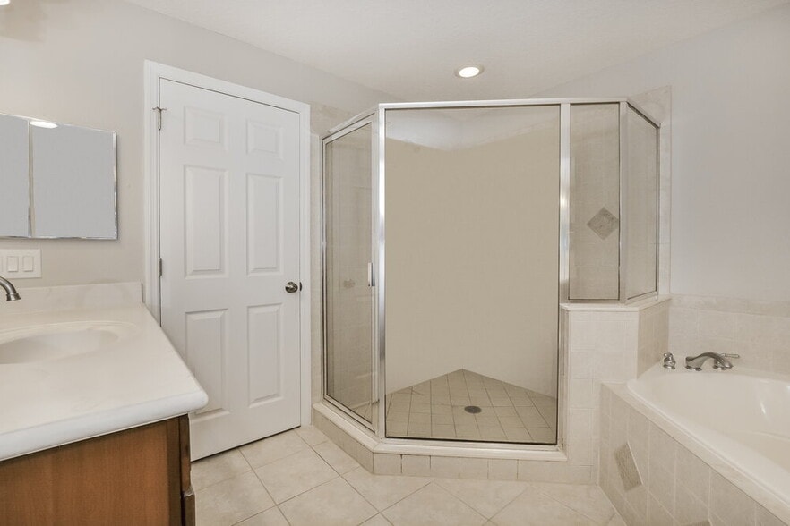 Building Photo - 1304 Travertine Terrace