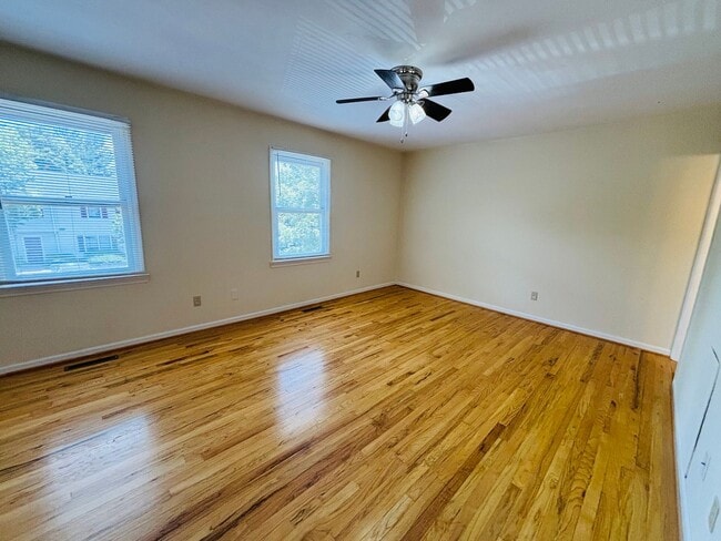 Building Photo - 2502 Ridge Rd