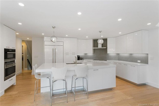 Building Photo - 37 Burnham Hill