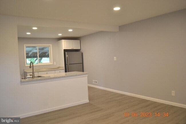 Building Photo - 1407 Gordon Dr