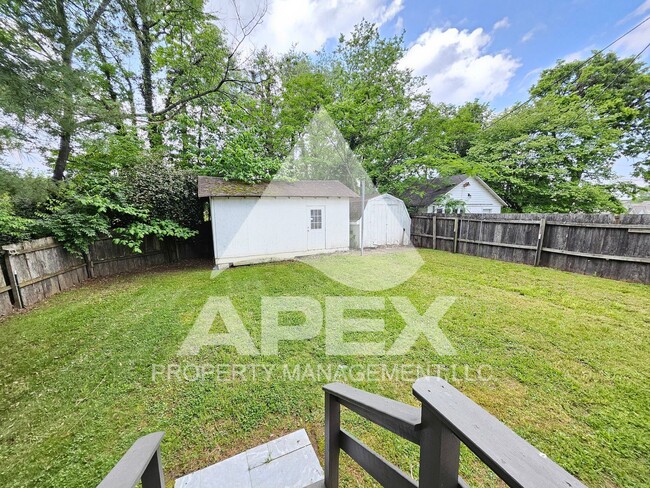 Building Photo - Charming 3Bd/2 Ba Renovated Craftsman Styl...