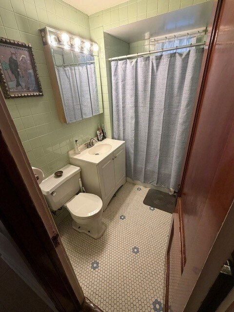 Building Photo - 2448 W Gunnison St