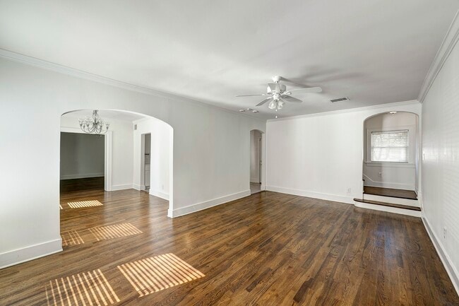 Building Photo - 3008 Amherst St