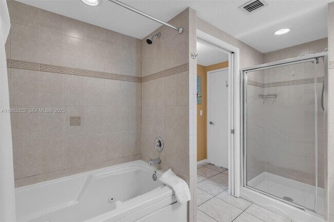 Building Photo - 18100 N Bay Rd