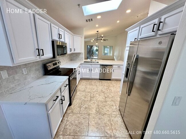 Building Photo - 10518 E Star of the Desert Dr