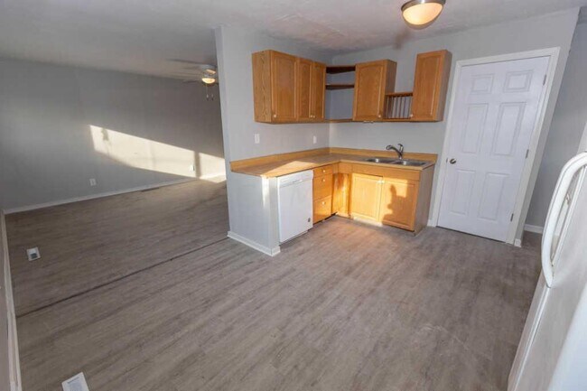 Building Photo - 3798 Rutledge Dr