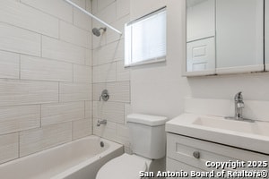 Building Photo - 631 Rochambeau St