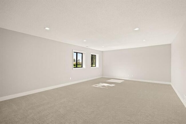 Building Photo - 70 NW Wilder Ct