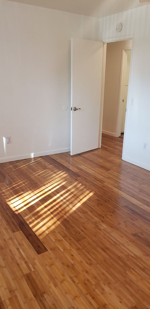 Building Photo - 8100