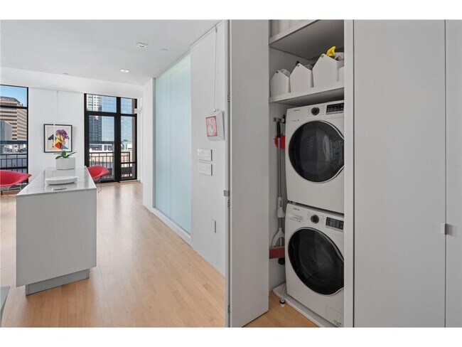 Building Photo - 201 S 11th St