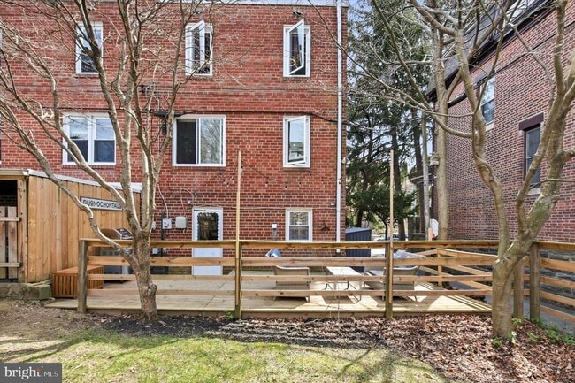 Building Photo - 125 E Moreland Ave