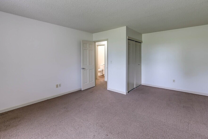 Building Photo - 1301 Neelys Bend Rd