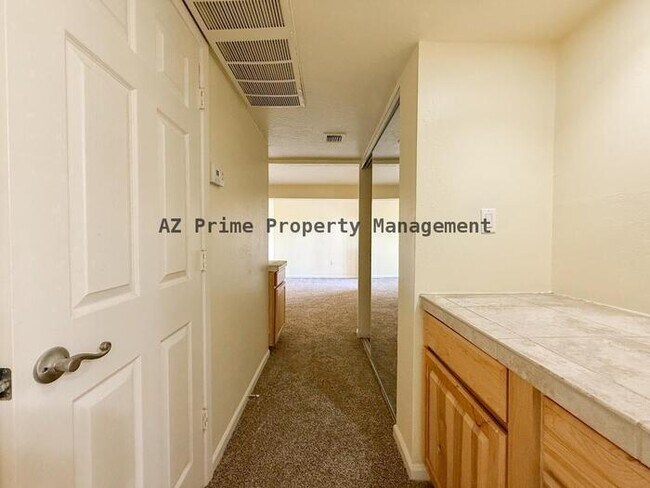 Building Photo - 7402 E Carefree Dr