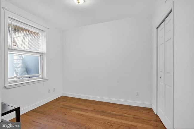 Building Photo - 1304 S Fairhill St