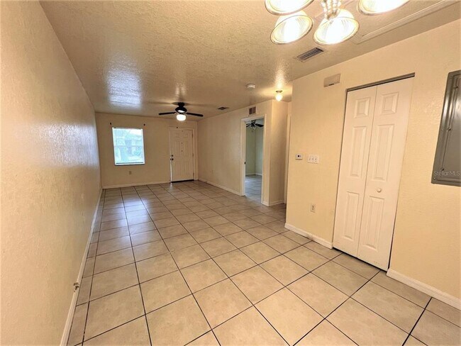 Building Photo - 966 22nd Ave S