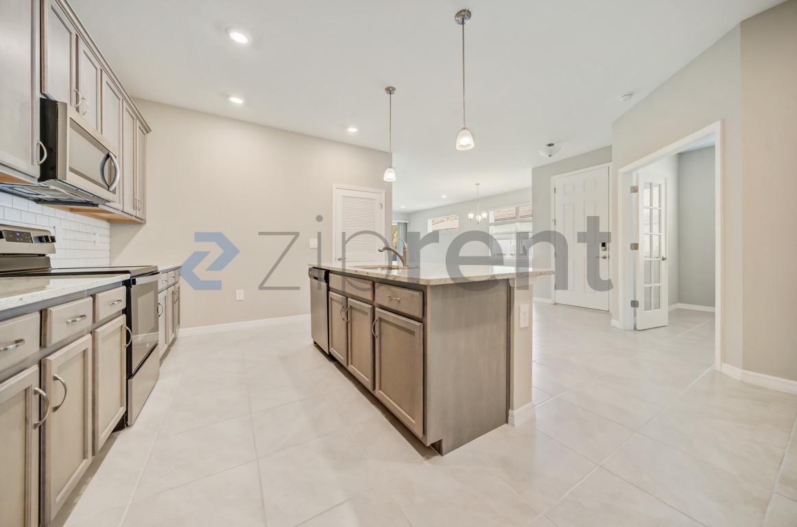 Building Photo - 1126 S Town and River Dr