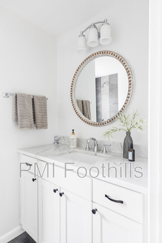 Building Photo - 6982 Estes Dr