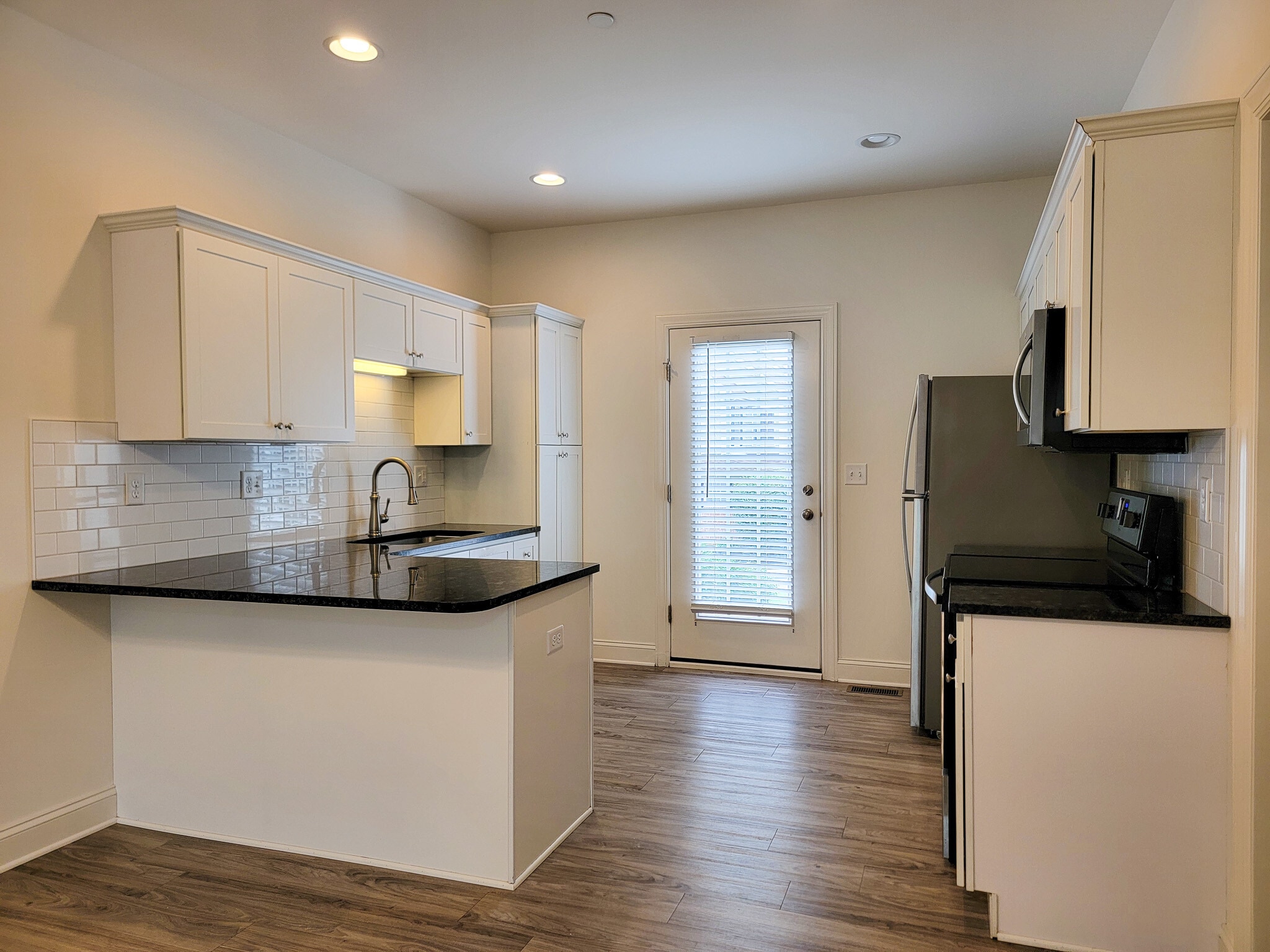 Building Photo - 642 Brentwood Dr