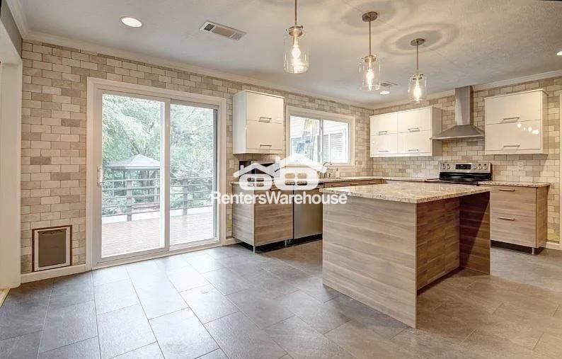 Building Photo - 3460 Liberty Ln