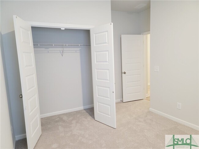 Building Photo - 275 Lillian St