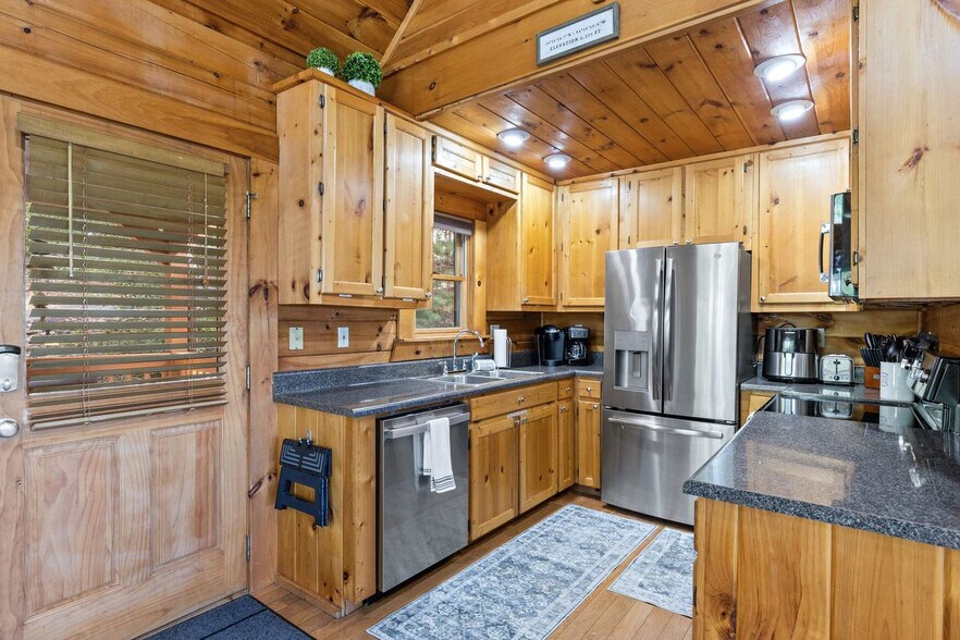 Building Photo - 105 Joanna Ct