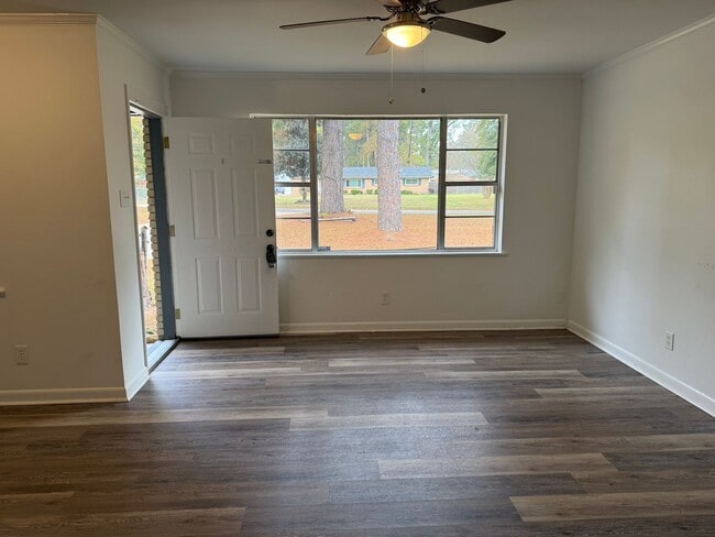 Building Photo - 1821 S Brookwood Dr