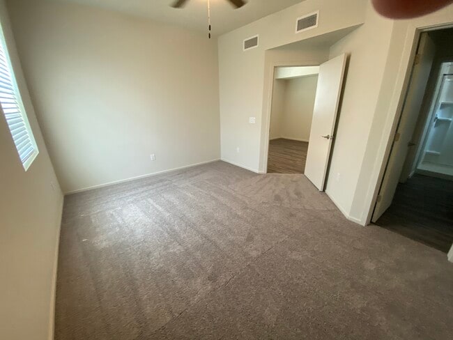 Building Photo - 8676 E Avant Garde Way