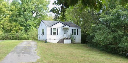 Building Photo - Renovated 2 bedroom home for rent Near Downtown Clarksville!