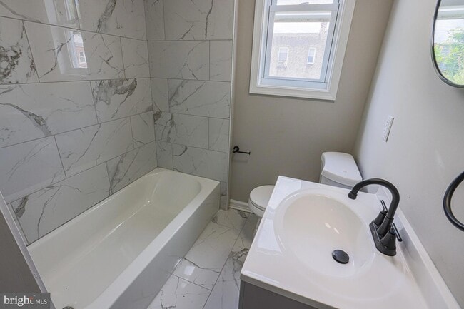 Building Photo - 2819 Presbury St