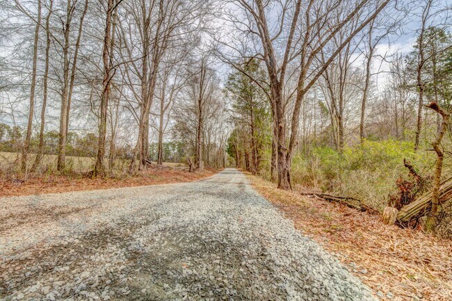 Building Photo - 136 Pony Barn Rd