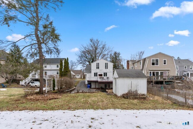 Building Photo - 83 Meadowbrook Rd