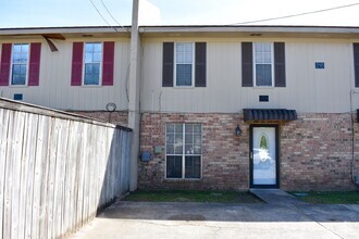 Building Photo - 216 Rials Dr