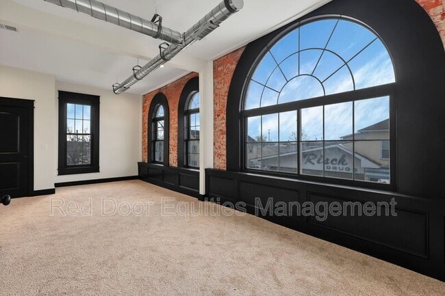 Building Photo - 530 1/2 N Columbus St