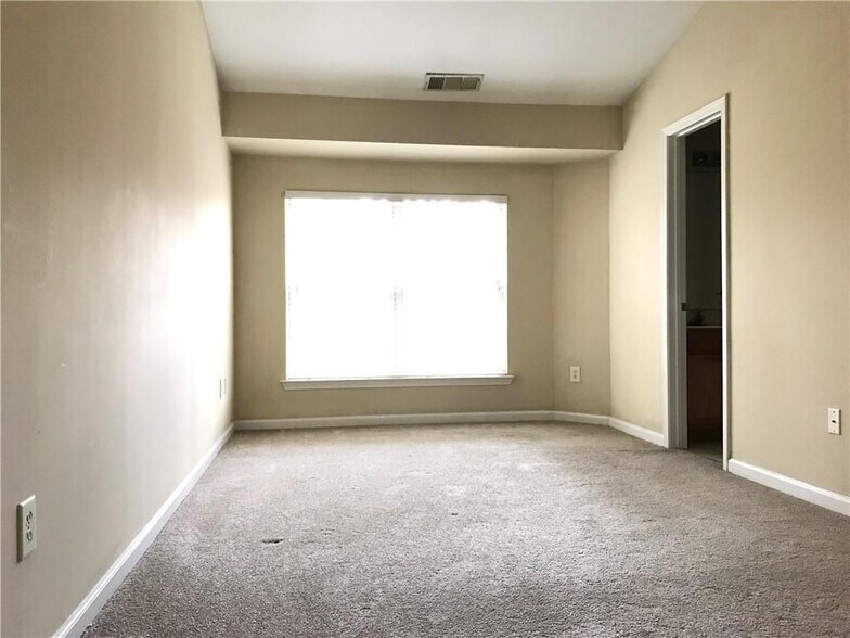Building Photo - 1581 Cove Creek Cir