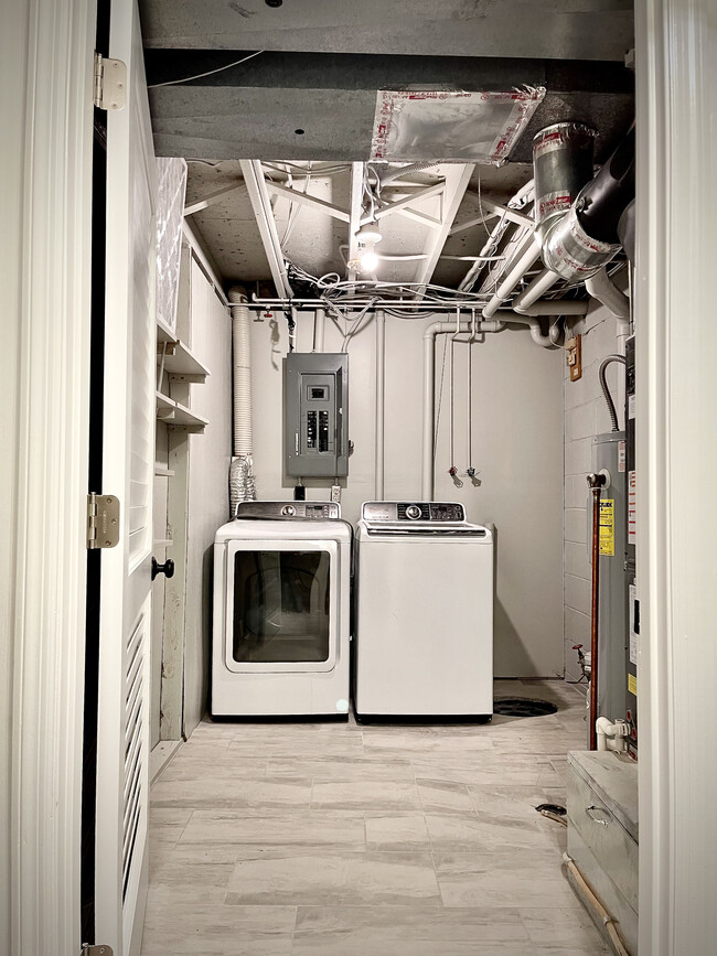 Building Photo - 7507 S 147th St