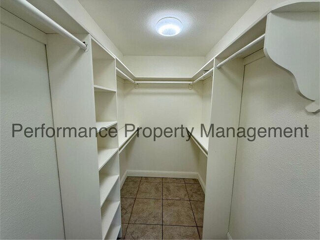 Building Photo - Beautiful 3 Bed/2 Bath Home in Fresno w/ RBP & $0 Deposit Option