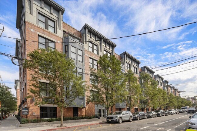 Building Photo - 619 Adams St