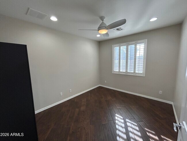 Building Photo - 5411 W Rowel Rd