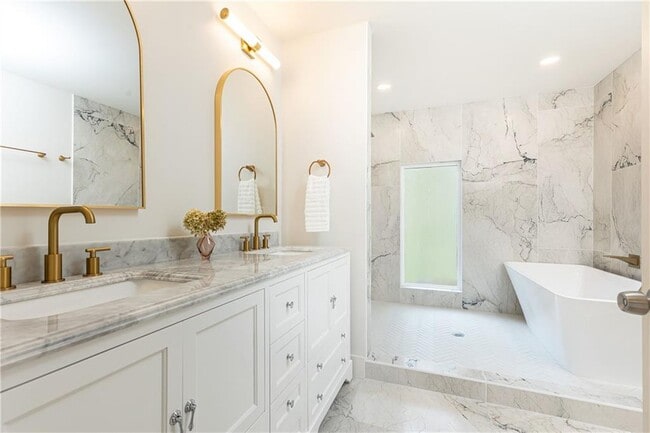 Building Photo - 433 Trabert Ave NW