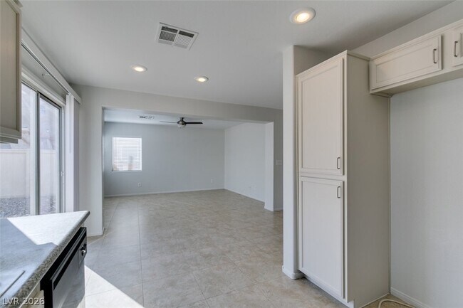 Building Photo - 868 Blue Rosalie Pl