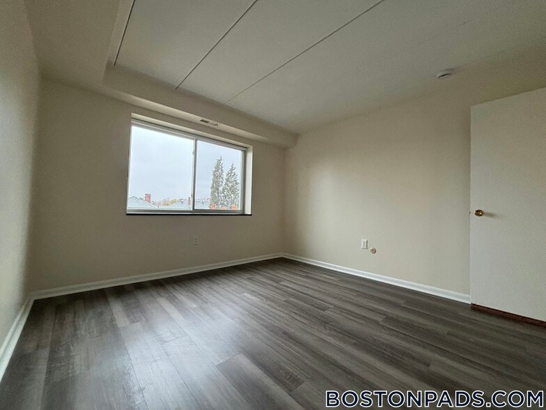 Building Photo - 51 Hill Rd