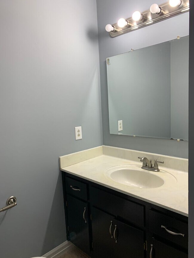 Building Photo - Mount Juliet three bedroom two bath in the...