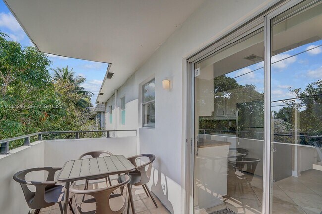 Building Photo - 222 SW 1st St